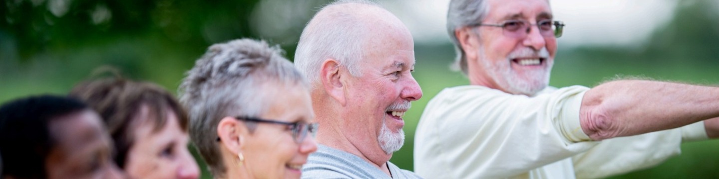 Afbeelding mensen die met elkaar sporten
